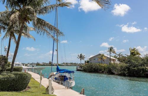 Coral Lagoon House | Tropical Seahorse at Coral Lagoon - Waterfront Villa w Resort Pool & 34' Dock