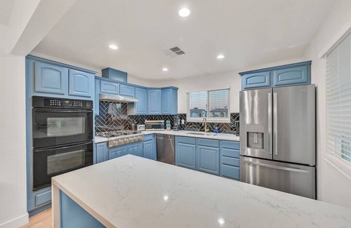 North Las Vegas House | Tropicana 5 Bd X 3 Bth 6 Bds