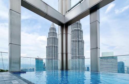 Kuala Lumpur City Centre House | Tropicana The Residence LV Suite with KLCC View
