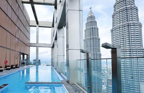 Kuala Lumpur City Centre House | Tropicana The Residence LV Suite with KLCC View