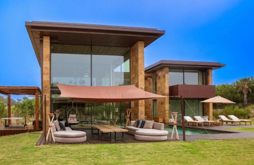 Carvalhal Villa | Troya Regal Villa by CadenzaLux