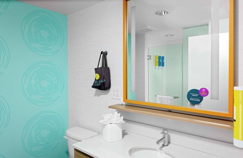 Hough Hotel | Tru By Hilton Cleveland Midtown