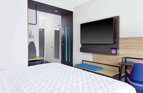 Hough Hotel | Tru By Hilton Cleveland Midtown
