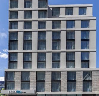 Gay Village Hotel | Tru By Hilton Montréal centre-ville