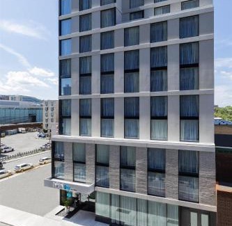 Gay Village Hotel | Tru By Hilton Montréal centre-ville
