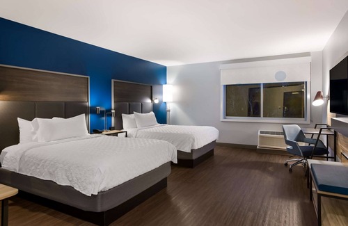 Traverse City Hotel | Tru By Hilton Traverse City