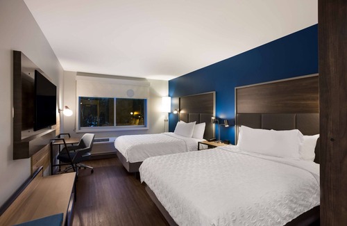 Traverse City Hotel | Tru By Hilton Traverse City