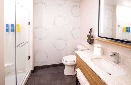 Brownstown Hotel | Tru By Hilton Yakima Airport