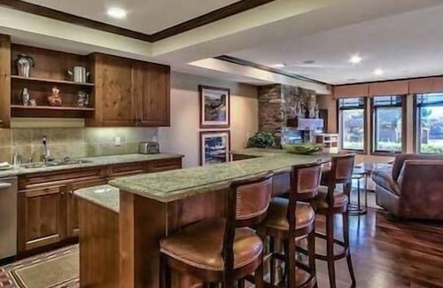 Norden Resort | Truckee, CA Gray's Golf Course-Luxury 3bedroom!