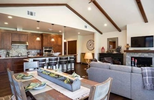 Norden Resort | Truckee, CA Gray's Golf Course-Luxury 3bedroom!