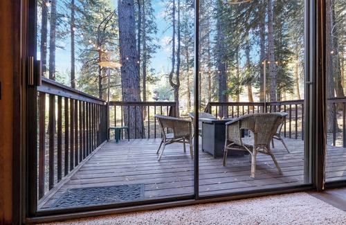Truckee Cabin | Truckee Cabin Getaway – Sleeps 6