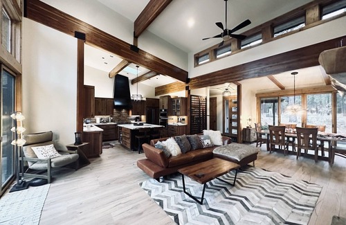 Truckee House | Truckee Modern Mountain Home on 1.4 acres, Surrounded by Pines!