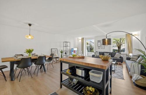 Basel City Centre Apartment | True Basel - Zentral I Terrasse mit Rheinblick
