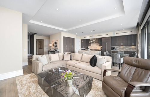 Newport Center Apartment | True Luxury Living in Fashion Island w/Elevator and Ocean Views
