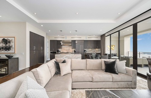 Newport Center Apartment | True Luxury Living in Fashion Island w/Elevator and Ocean Views