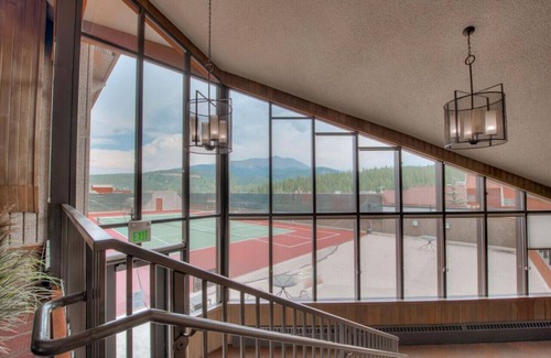 Peak 9 House | True ski in/ski out, steps from the slopes