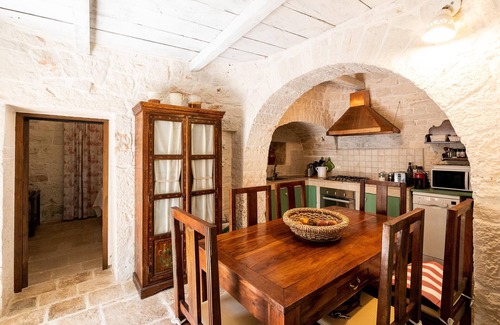 Putignano Villa | Trulli Nora con Piscina by Wonderful Italy