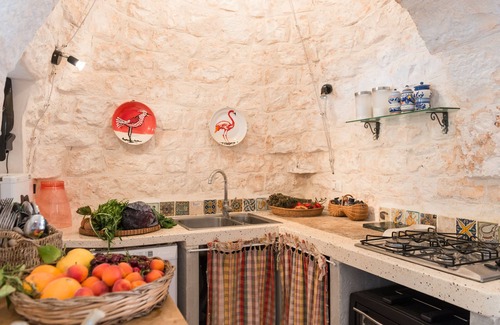 Ostuni House | Trullo delle Fate, charming stone house with sea view, private garden and pool!