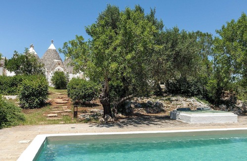 Ceglie Messapica Villa | Trullo Melograno - Four Bedroom Villa, Sleeps 8