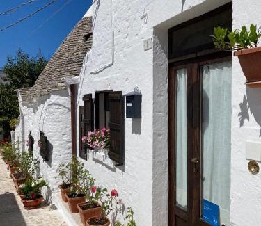 The Trulli of Alberobello House | Trullo "Vicolo Fiorito"