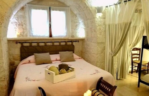 Martina Franca House | Trullo "Walnut Hill" with pool and large garden