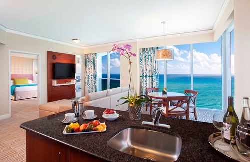 Sunny Isles Beach Resort | Trump International Amazing Ocean Views Suite w/Floor-to-Ceiling Windows