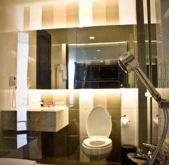 North Pattaya Hotel | Tsix5 Hotel