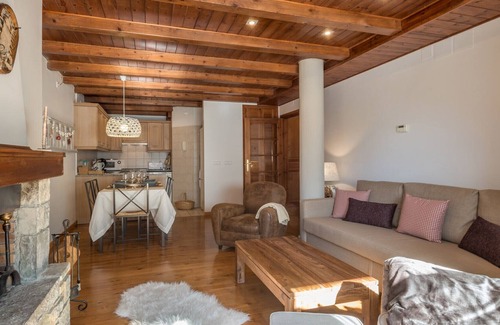 Salardu Apartment | Tuc de Seros by Totiaran