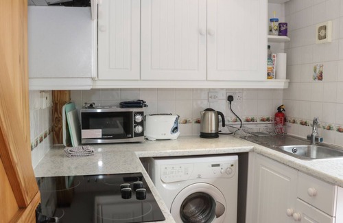 Clun Cottage | TUC - TIN, pet friendly, character holiday cottage in Clun