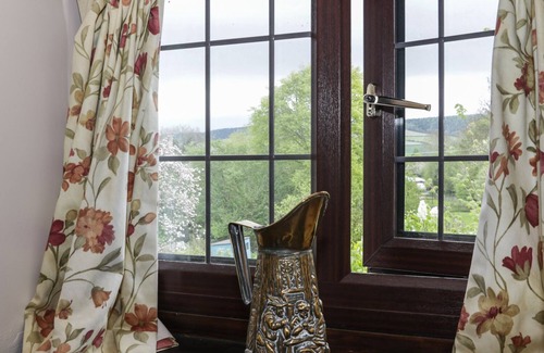 Clun Cottage | TUC - TIN, pet friendly, character holiday cottage in Clun