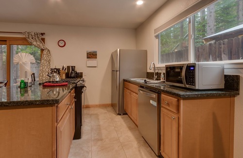 Tahoma Cabin | Tucked Inn - Cozy 1BR 1BA Cabin in Tahoma – Fenced Backyard, Dog Friendly