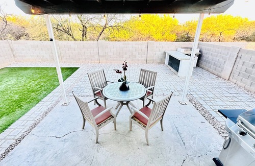 Tucson House | Tucson two story 4BR 2.5BA house close to airport & major attractions Sleeps 8