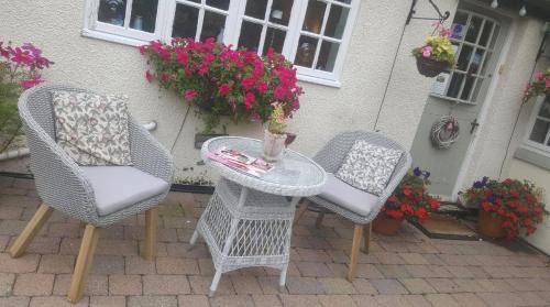 Elston Bed & Breakfast | Tudor Farm B&B