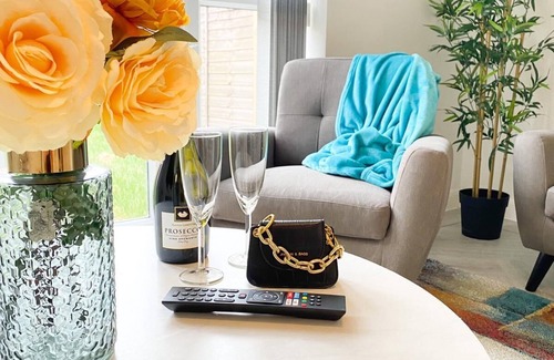 Bordesley House | Tudors eSuites Luxury House Garden