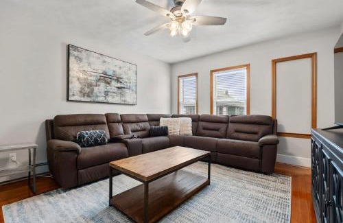 South Medford House | Tufts 3-Bed 2-Office Home with Laundry