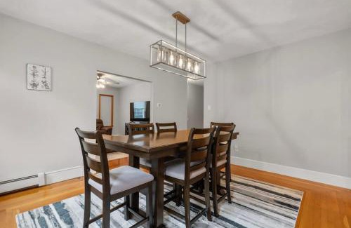 South Medford House | Tufts 3-Bed 2-Office Home with Laundry