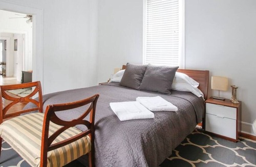 East Carrollton House | Tulane U: 5 beds, 2 bath, Parking!, Walk to Campus!
