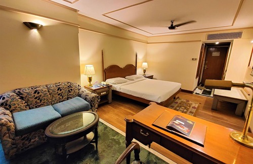 Sadar Hotel | Tuli International