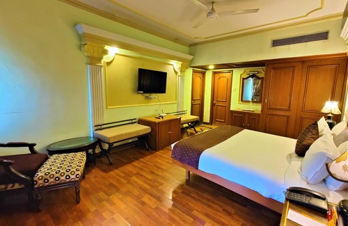 Sadar Hotel | Tuli International