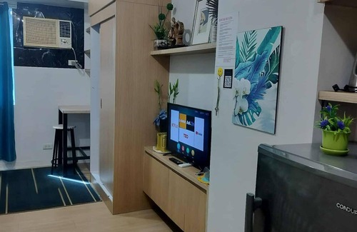 South Triangle Condo | Tum's MPlace Staycation 5th Floor Tower D