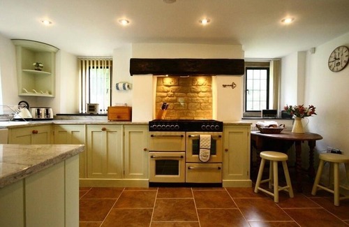 Buckland Cottage | TUMBLEDOWN, family friendly, character holiday cottage in Broadway