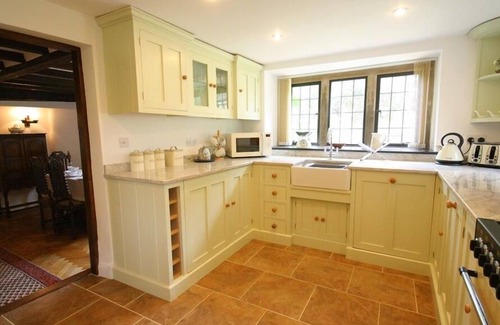 Buckland Cottage | TUMBLEDOWN, family friendly, character holiday cottage in Broadway