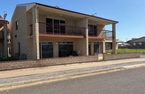 Tumby Bay Apartment | Tumby Bay Hotel Seafront Apartments