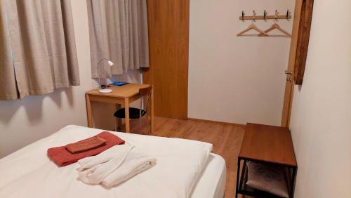 Laugarbakki Apartment | Túnfífill Guesthouse - free hot tub and sauna, cozy and quiet