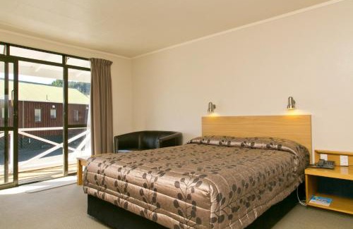 Turangi Hotel | Turangi Bridge Motel