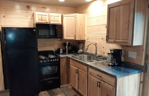 Carbon Hill Cabin | Turkey Trail, Hot Tub, Secluded, Pet Friendly