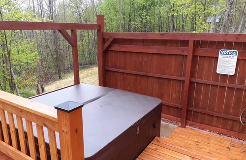 Carbon Hill Cabin | Turkey Trail, Hot Tub, Secluded, Pet Friendly