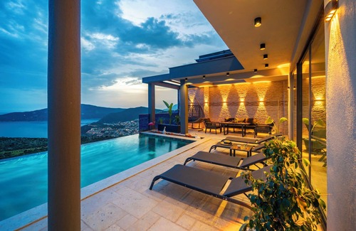 Kalkan Villa | Turkish Bath Sauna Jacuzzi for 6 people with spectacular views and much more