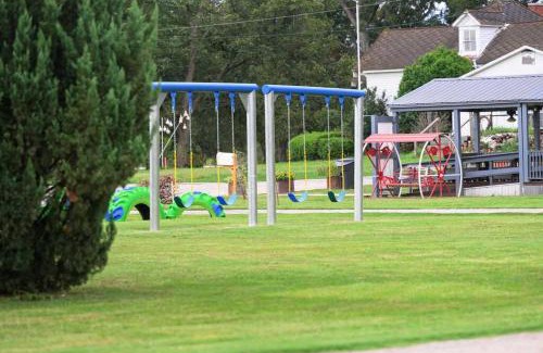 Lake Village House | Turn On Inn