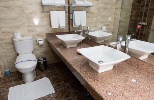 Ras Umm Sid Hotel | Turquoise Beach Hotel